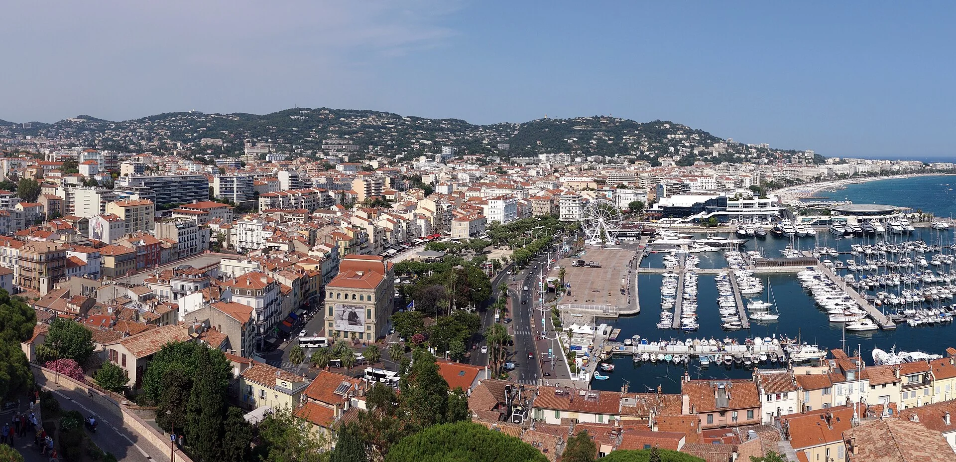 Aperçu de la destination Cannes pour un mariage de luxe avec Mira Decor Studio.