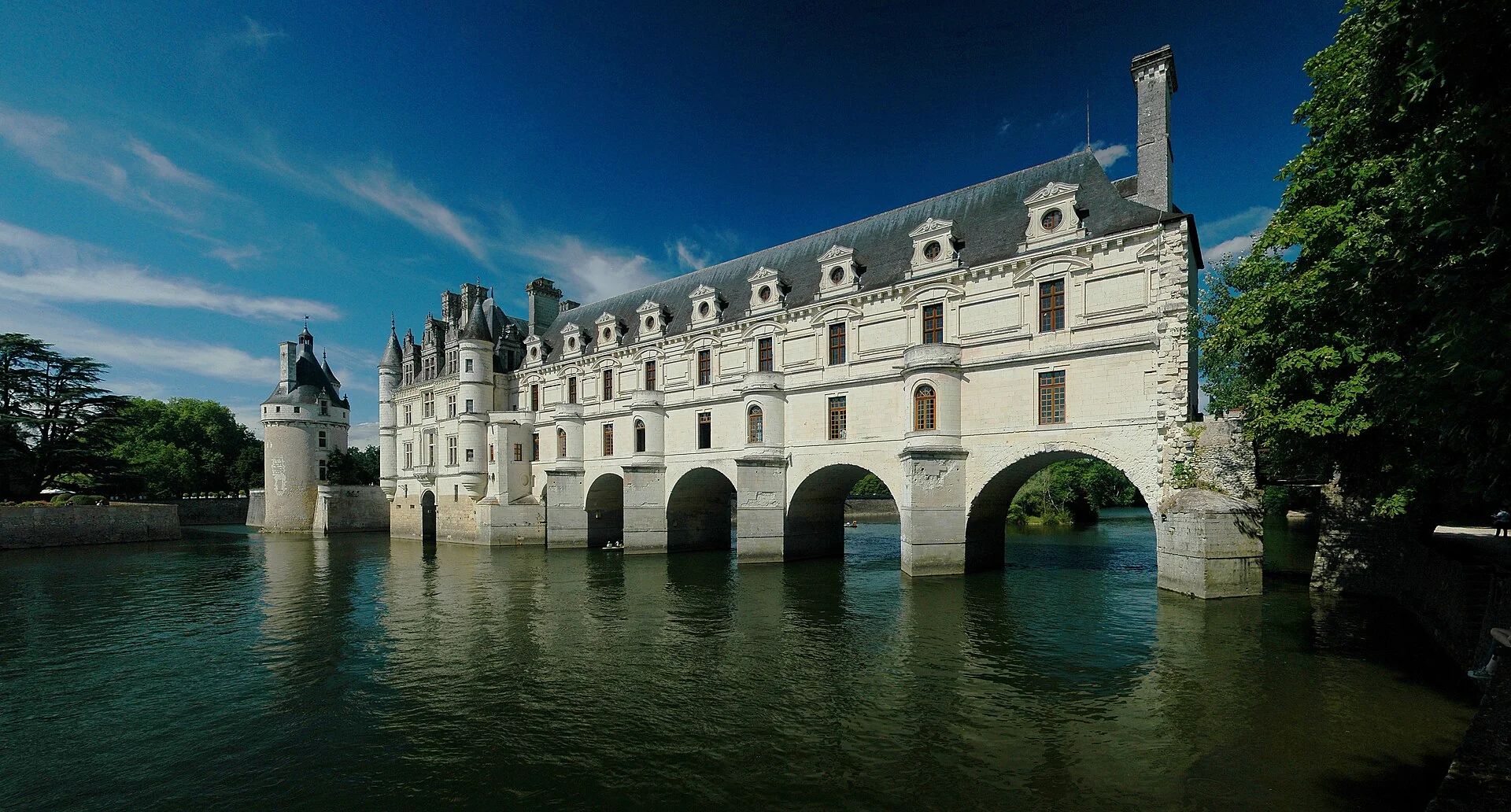 Aperçu de la destination Vallée de la Loire pour un mariage de luxe avec Mira Decor Studio.